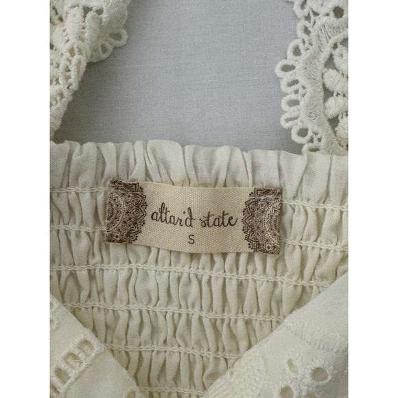 NEW Altar'd State Womens Small Ivory Peasant Crop Top Blouse Eyelet Lace Boho - Picture 4 of 9